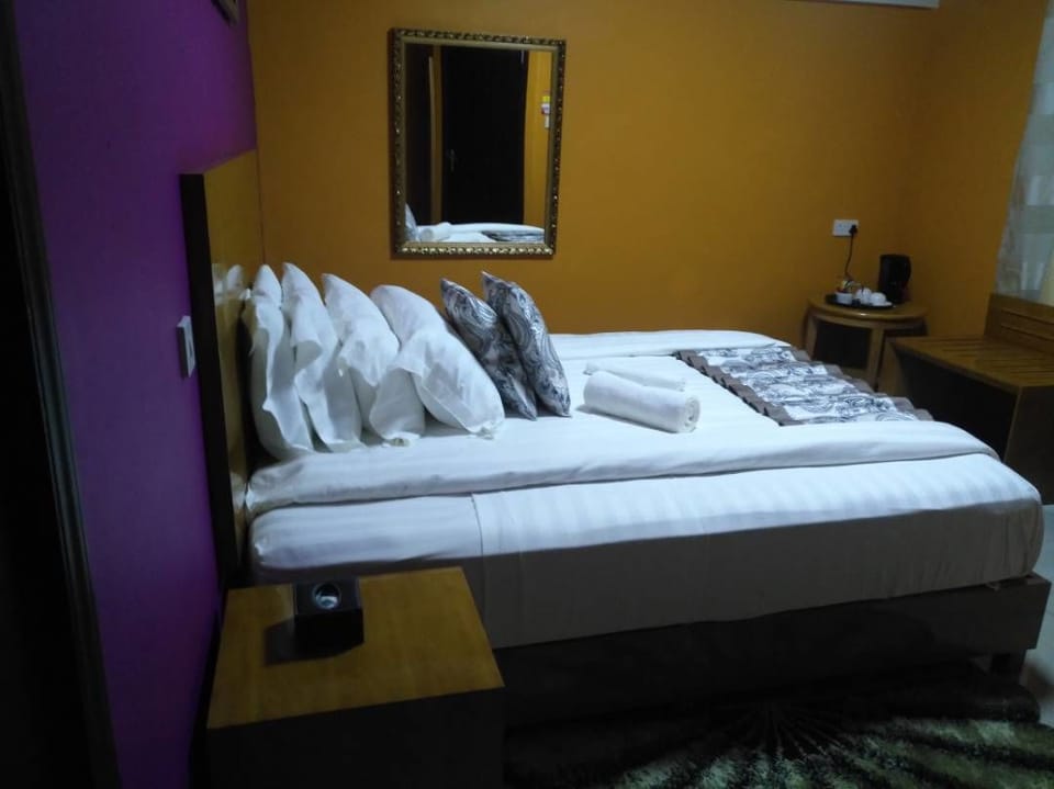 Standard Double Room, 1 Queen Bed | Desk, iron/ironing board (on request), WiFi (free), bed sheets