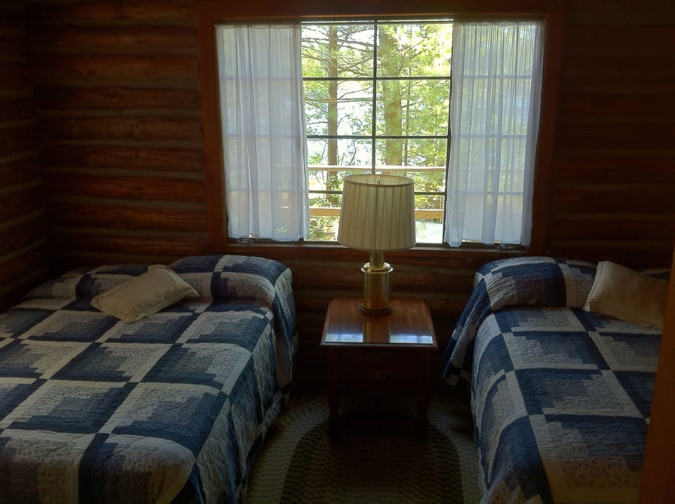 back bedroom (two doubles)