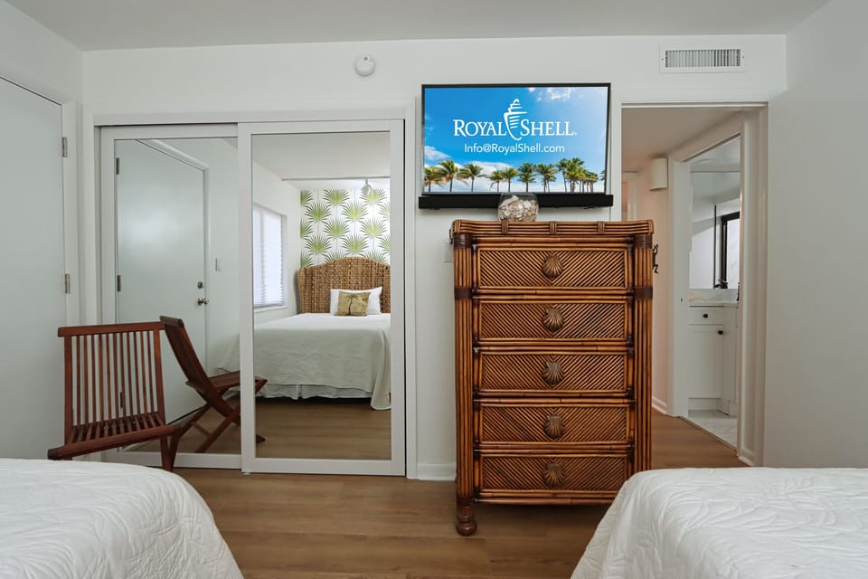 Guest bedroom