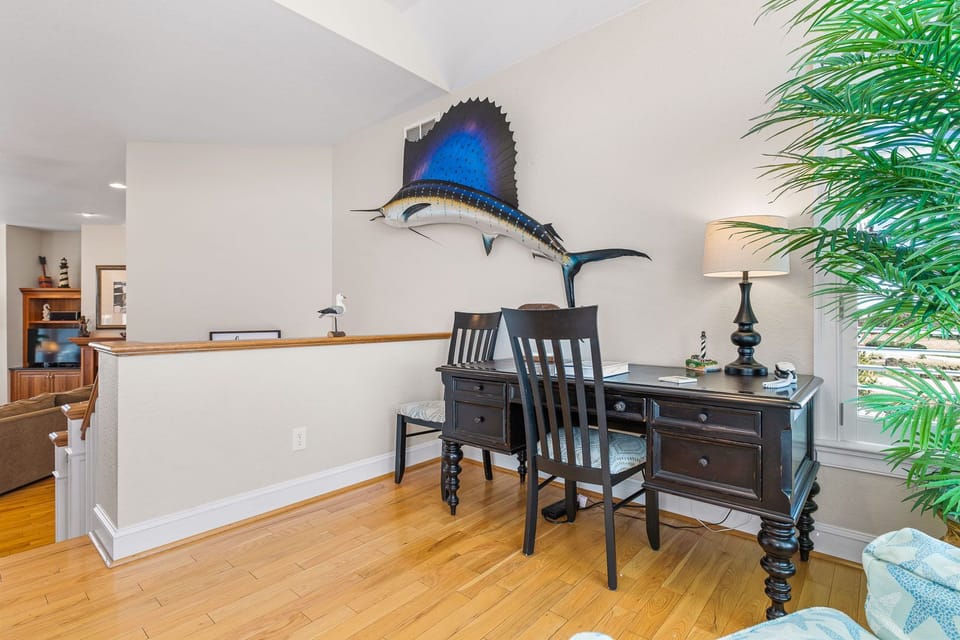 Loft Off Third Level with Desk and Chair