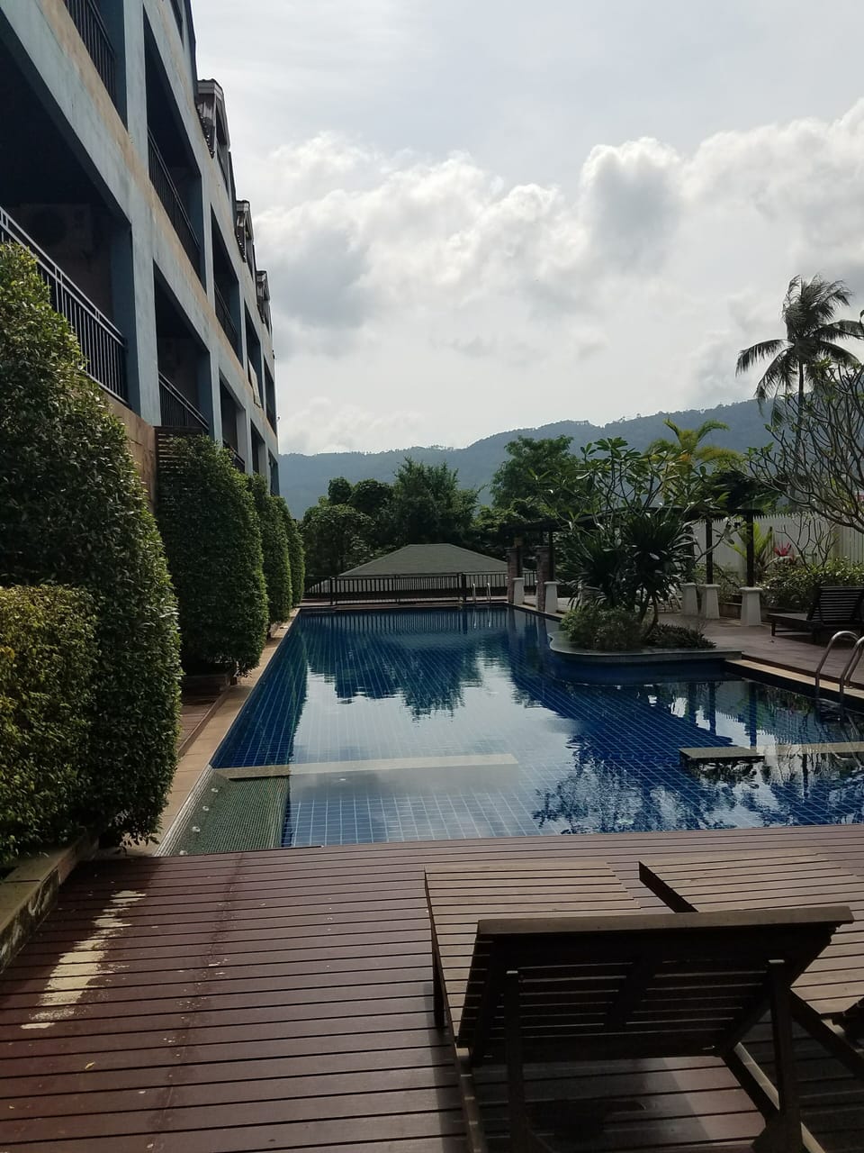 Infinity pool