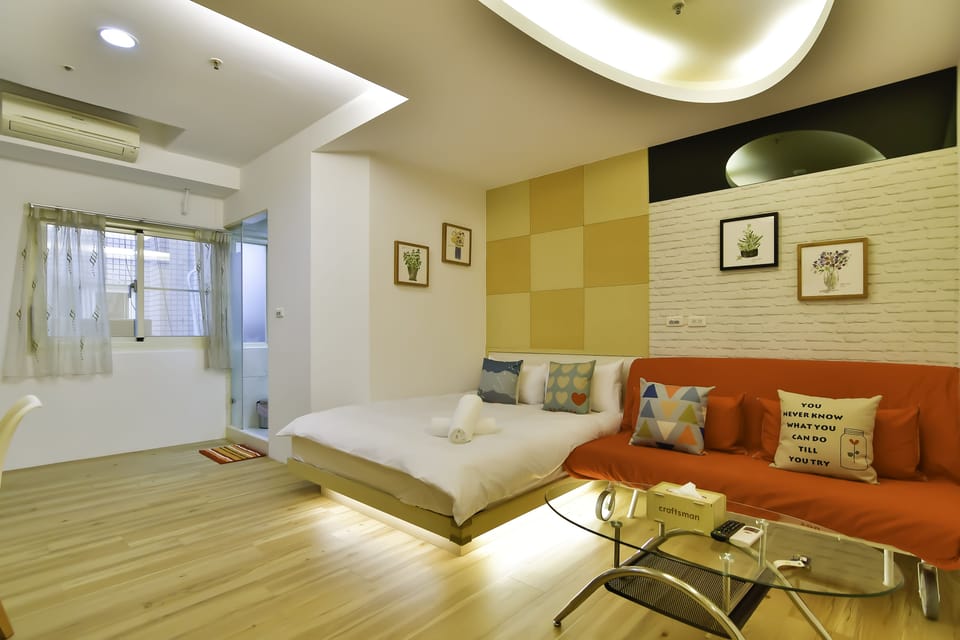 Signature Double Room, 1 Bedroom | Desk, blackout drapes, iron/ironing board, free WiFi