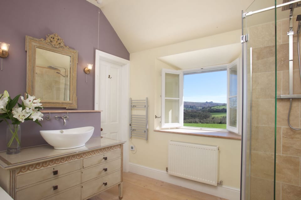 En suite bathroom with views to Haytor