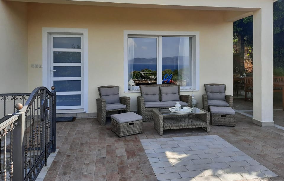 balcony-terrace