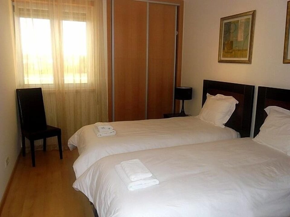 Twin bedroom