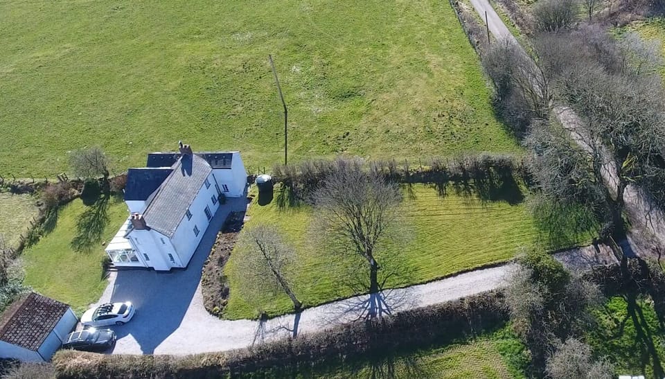 House and 3 acres of grounds