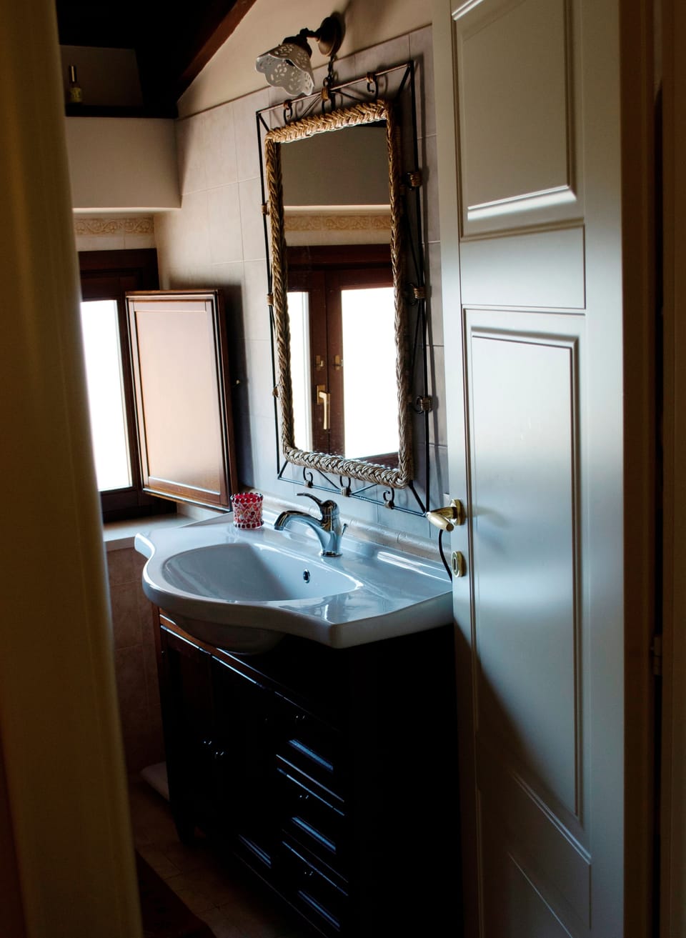 Triple Room, Connecting Rooms | Bathroom | Shower, free toiletries, hair dryer, bathrobes