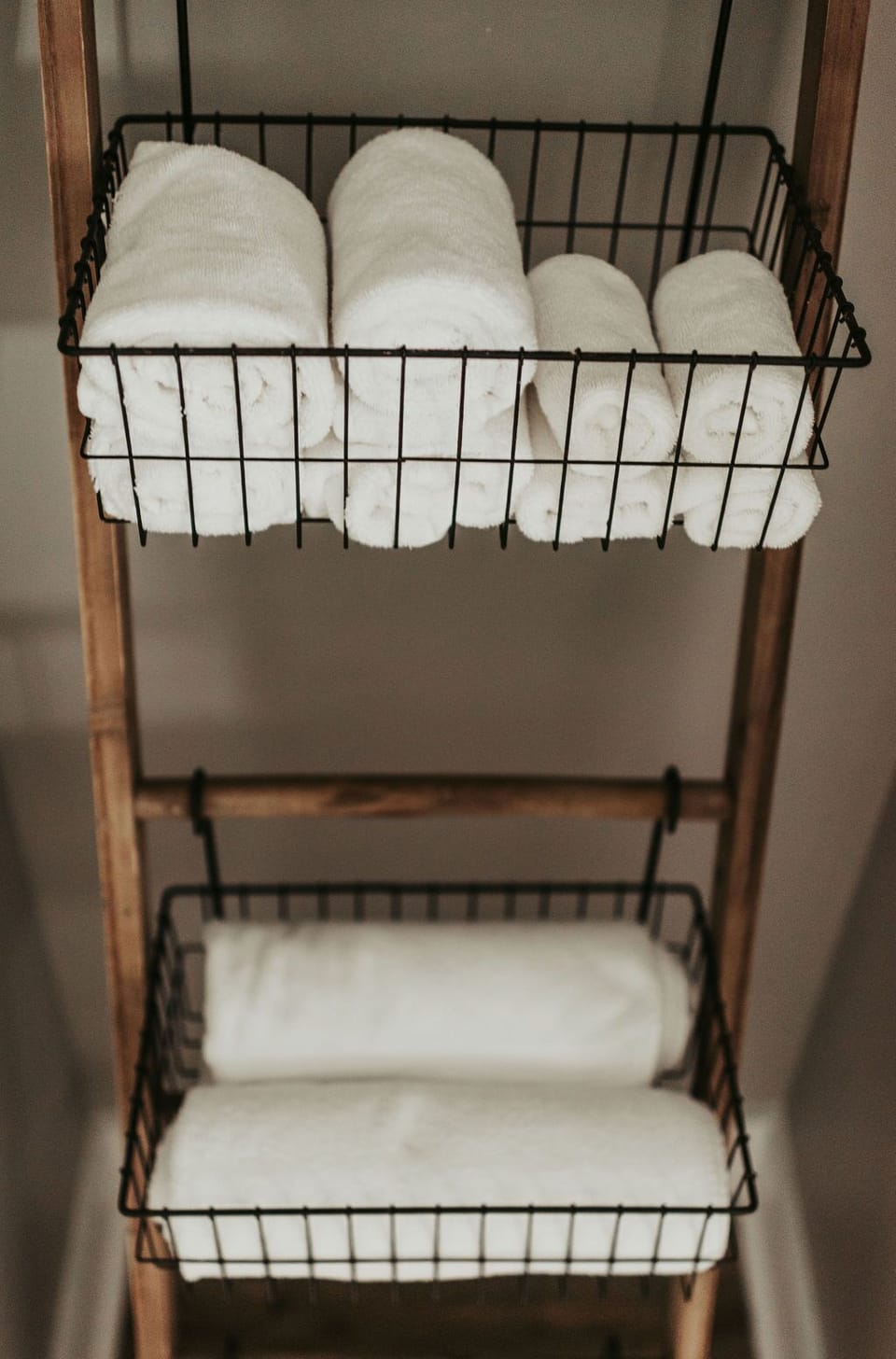 Superior Double Room, 1 King Bed, Lake View | Bathroom | Free toiletries, hair dryer, bathrobes, towels