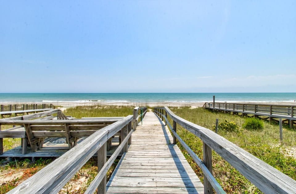 Dolphin Run-Beach Access