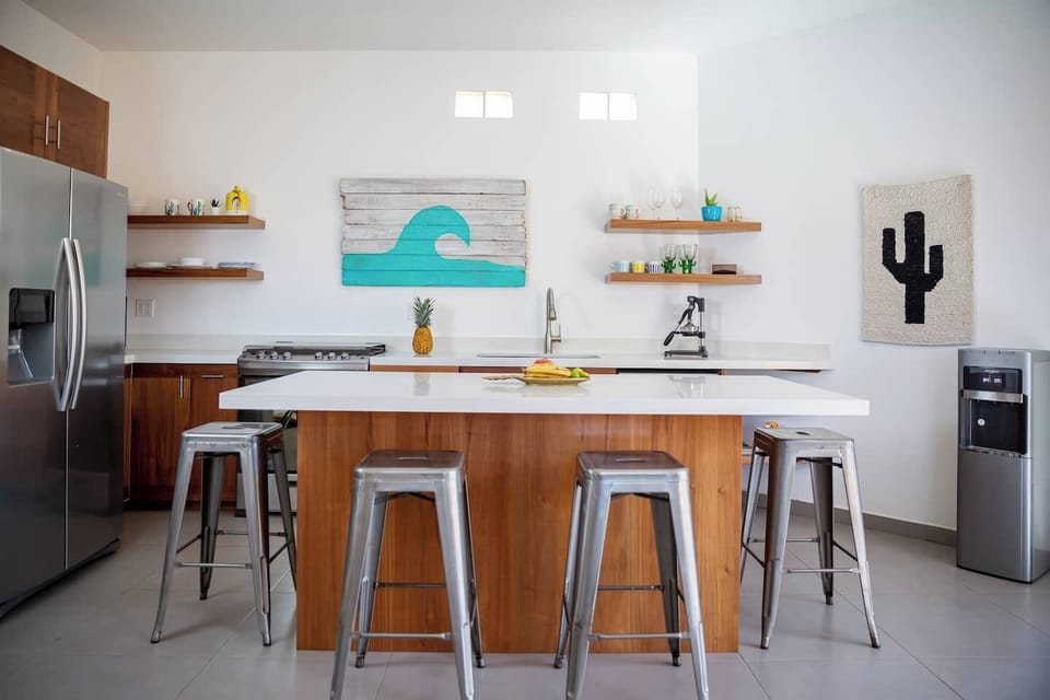 Full kitchen