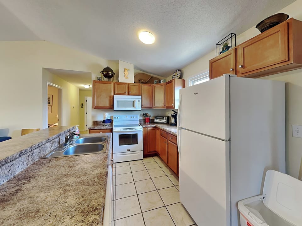 Full Size Kitchen