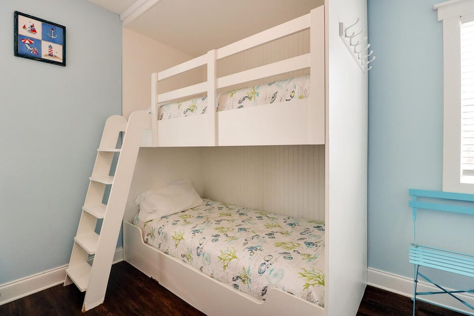 Guest bedroom with bunk bed