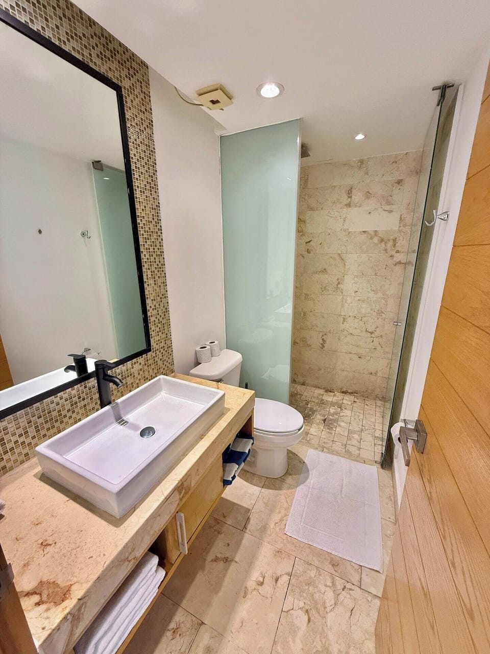 Full bathroom