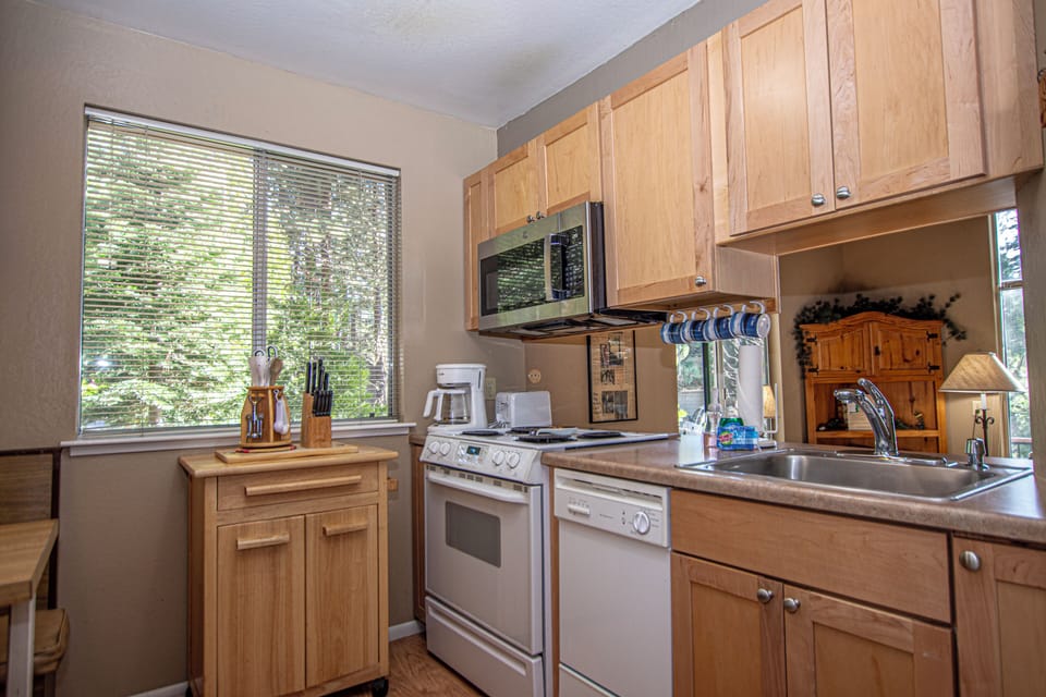 Dollar Hill II 49 - Kitchen