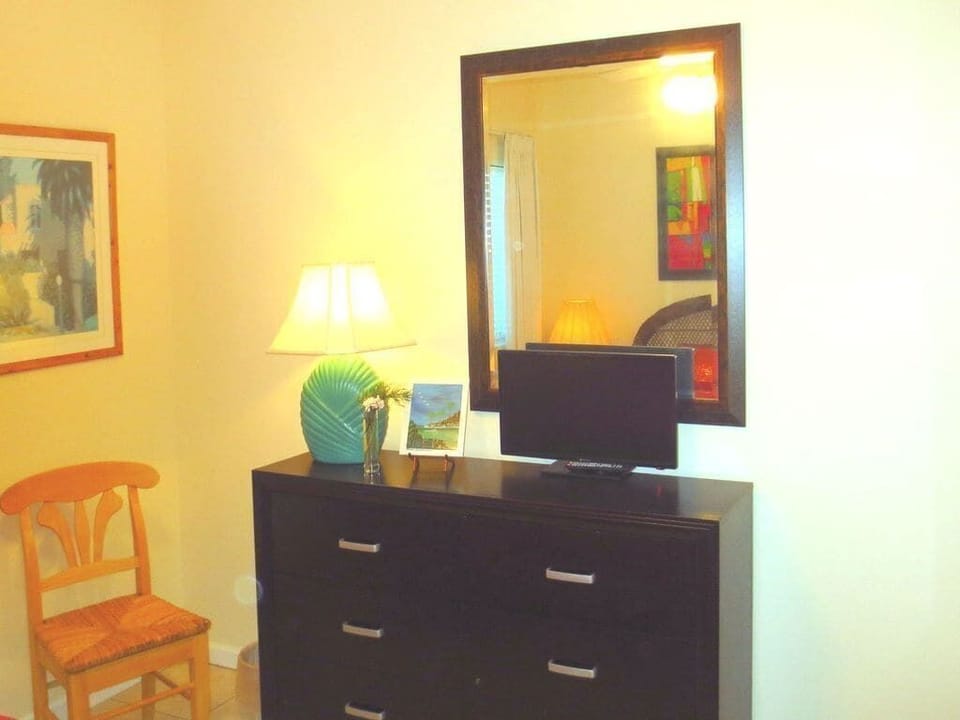 HD Tv in Queen room.
