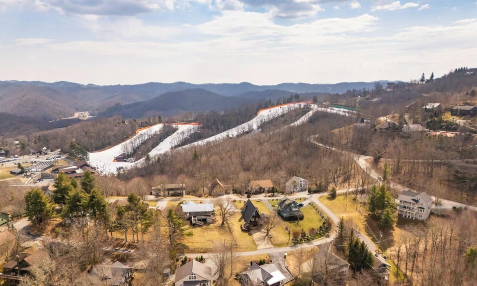 So Inclined: Prime proximity to App Ski Mountain