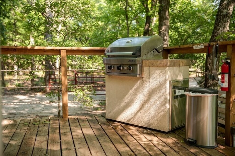 The grill is on a permanent tank--no bottles! We also provide skillets!
