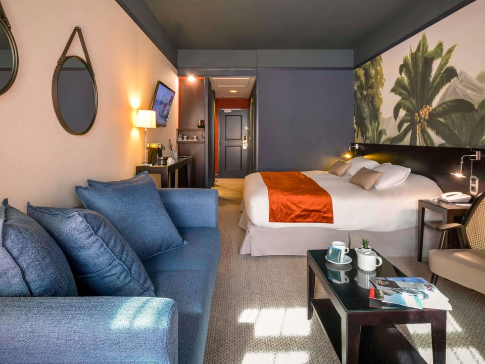 Junior Suite - 1 double bed and sofa | Premium bedding, minibar, in-room safe, desk