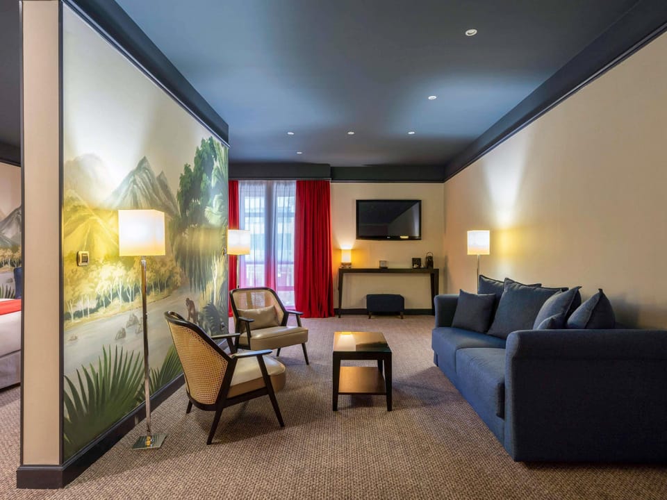 Standard Suite, 1 Double Bed with Sofa bed | Premium bedding, minibar, in-room safe, desk