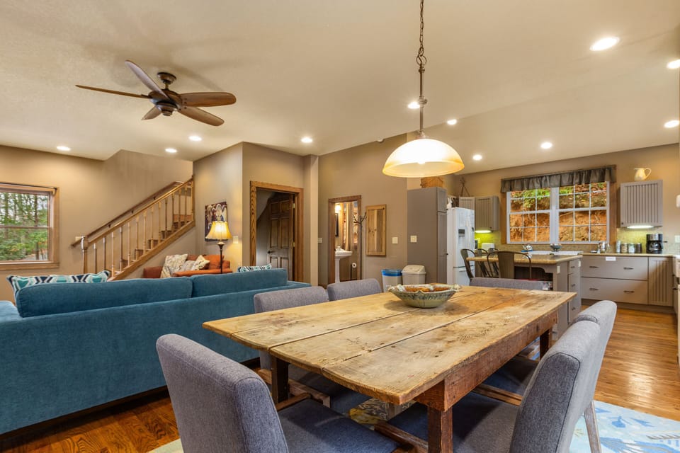 Seating for six at the Dining Room Table.