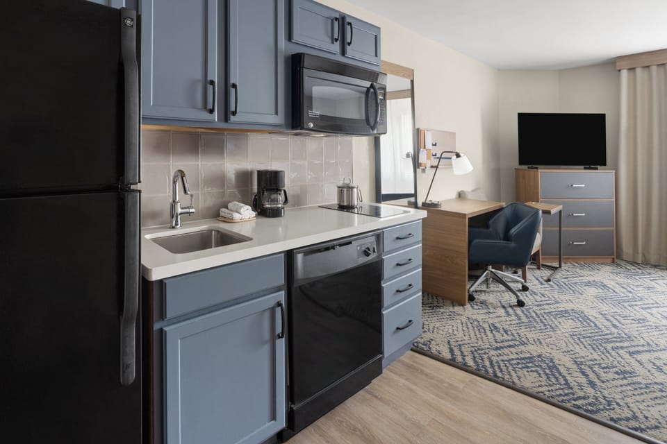 Studio Suite, 1 King Bed | Room amenity