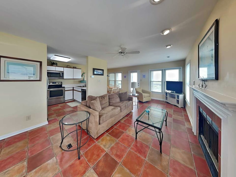Open and Inviting Floor Plan