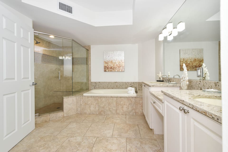 Silver Shells St. Maarten 805- Primary Bathroom