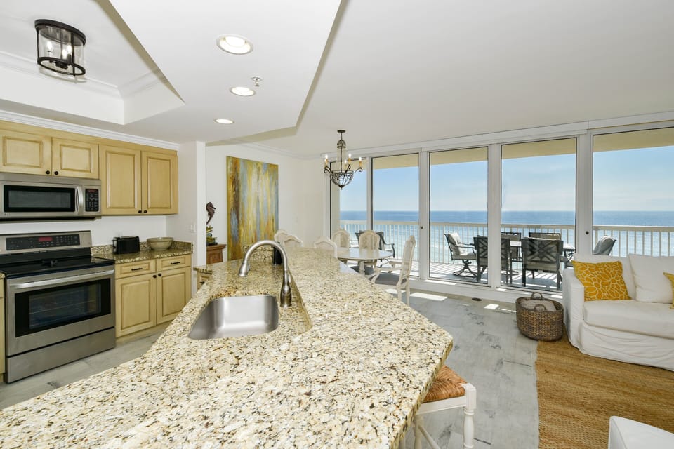 Silver Shells St. Maarten 805- Kitchen