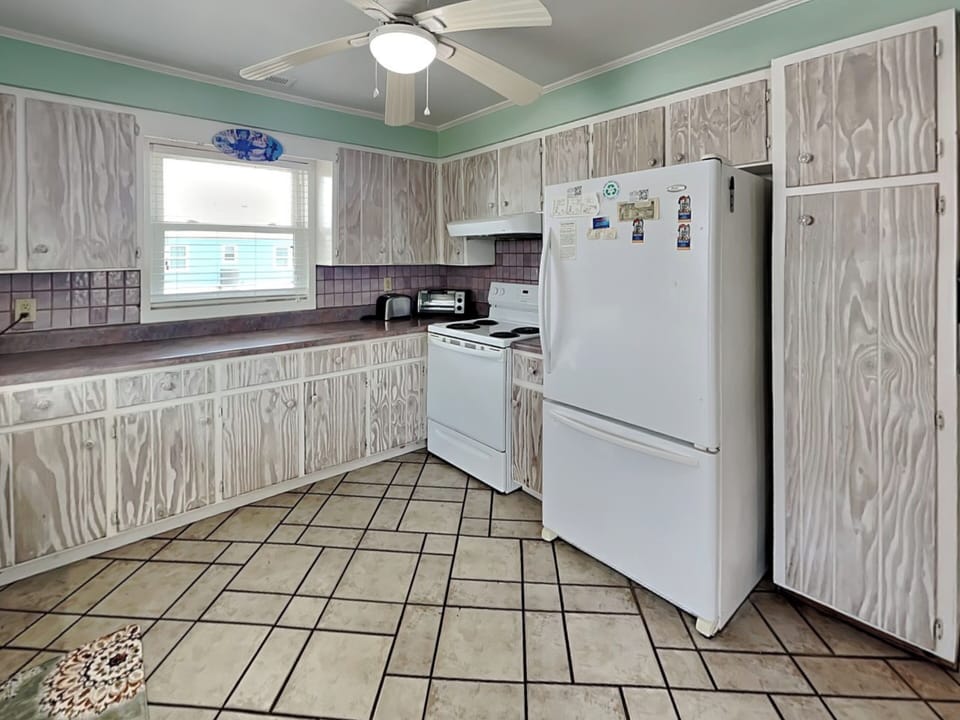 Full Size Kitchen