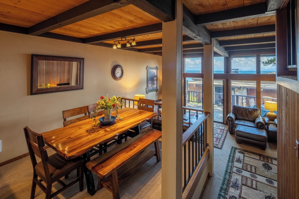 Star Harbor 4 Dining Area and Living Area - Star Harbor 4 Dining Area and Living Area