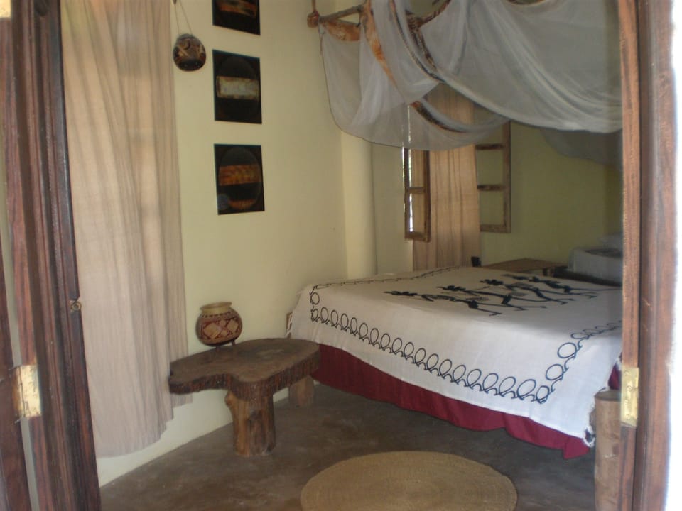 Economy Double or Twin Room, 1 Bedroom | In-room safe, individually decorated, individually furnished, desk