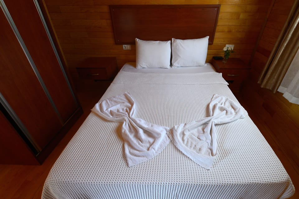 In-room safe, desk, free WiFi, bed sheets