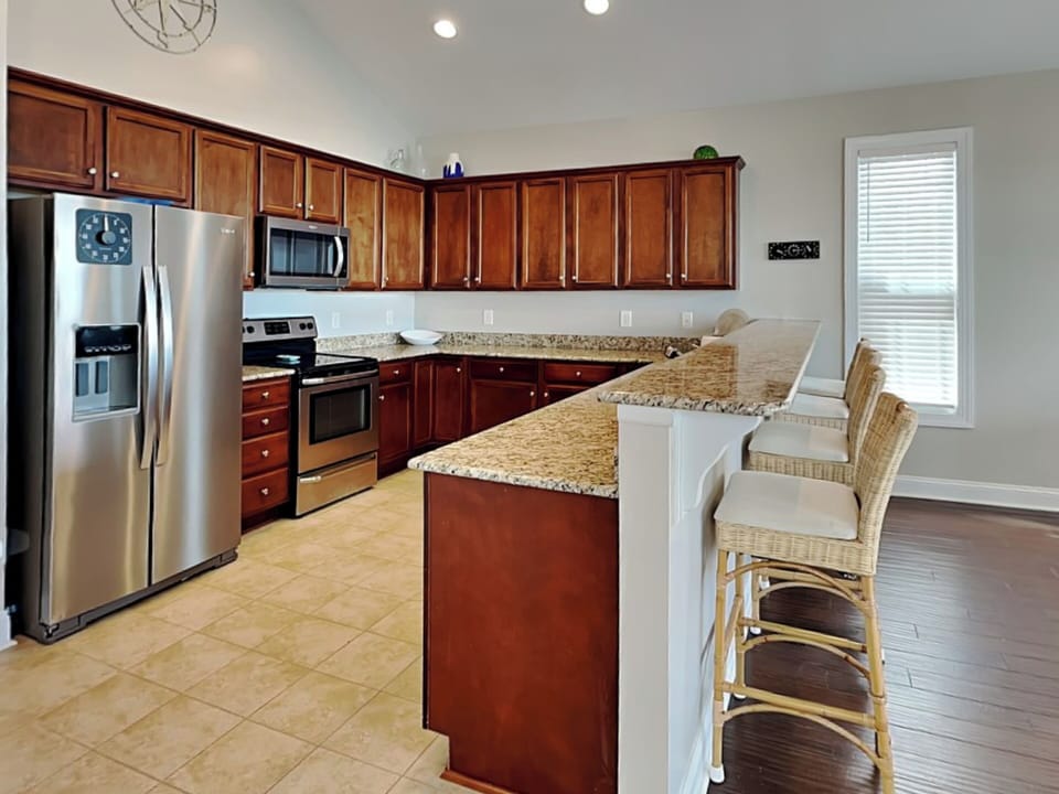 Full Size Kitchen