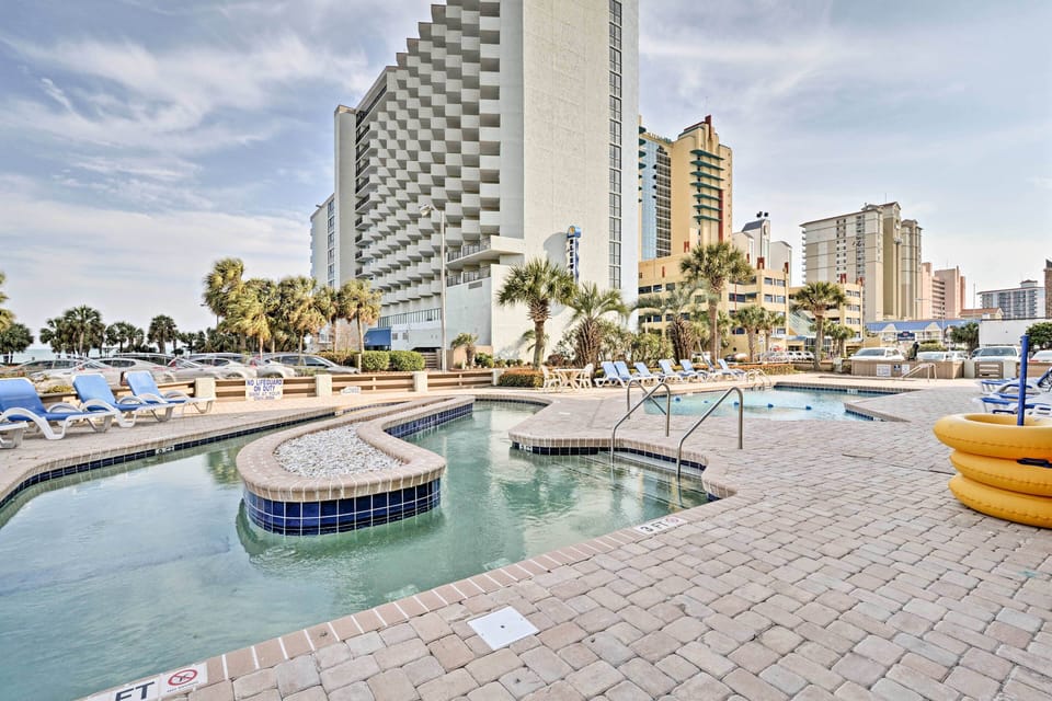 Community Amenities | 4 Pools