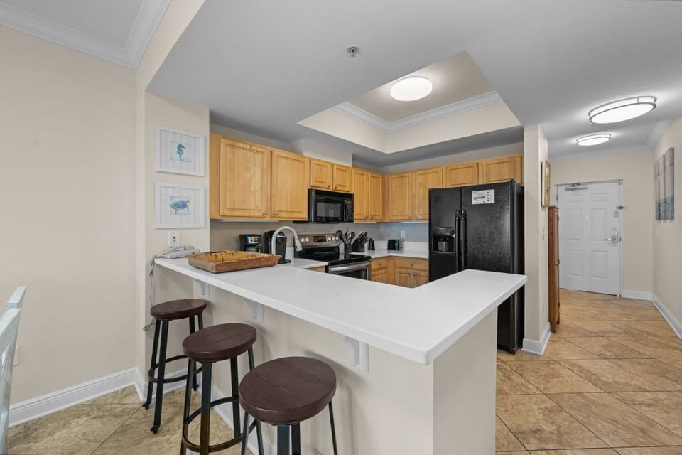 Crystal Tower 1503 Kitchen Counter Seats 3
