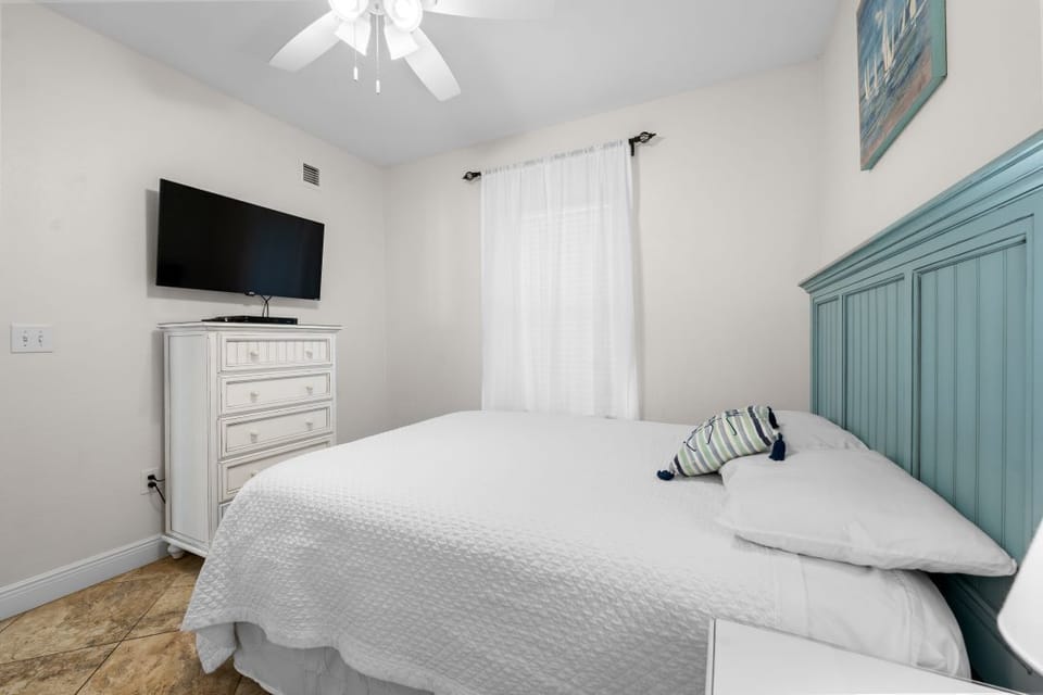 Crystal Tower 1503 Bedroom 2 with Queen Bed