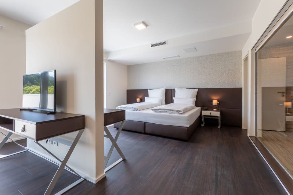 Premium bedding, minibar, in-room safe, desk