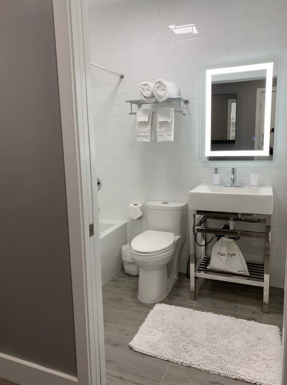 Newly remodeled bathroom to give you that spa feel