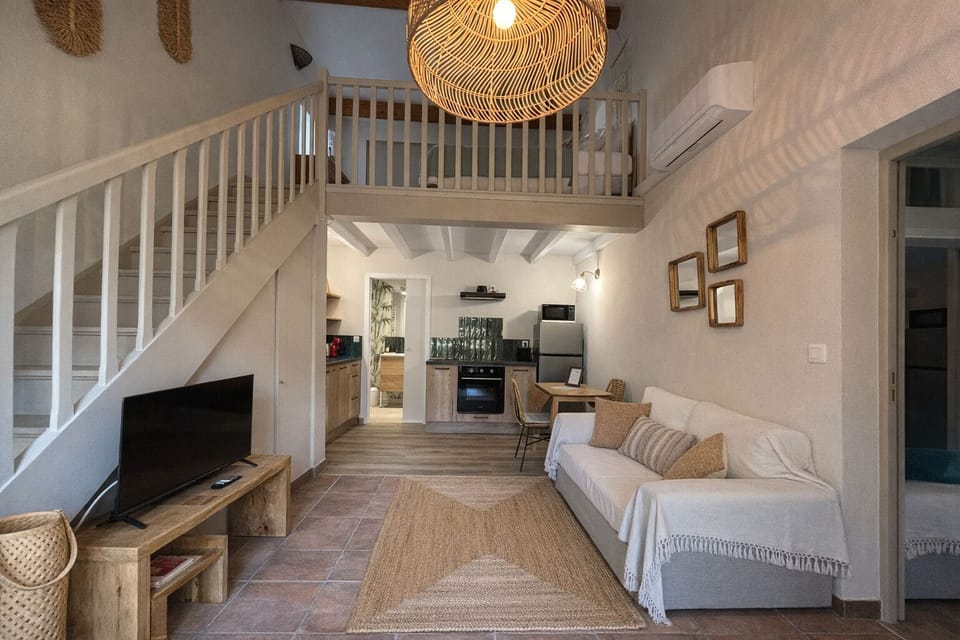 Le Gardon Cosy | 1 bedroom, premium bedding, minibar, individually decorated