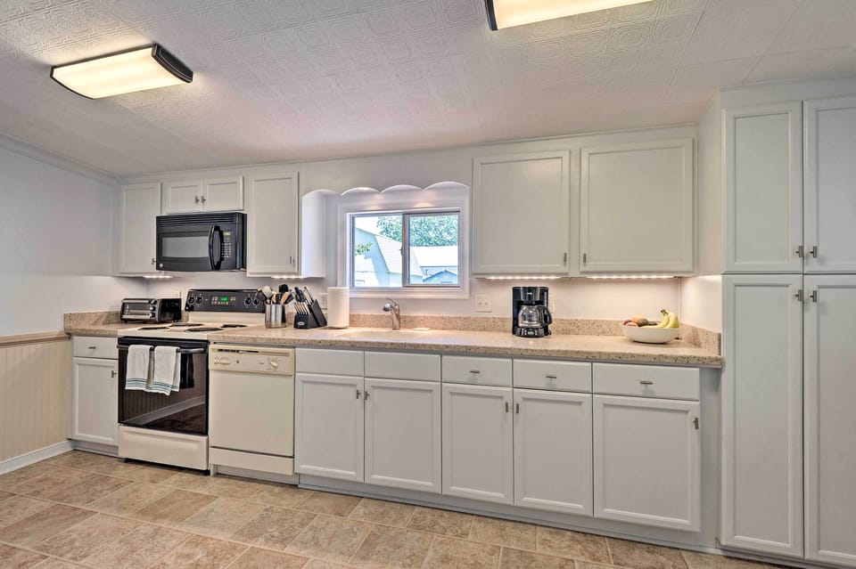 Kitchen | Drip Coffee Maker | Spices | Water Filter | Toaster Oven