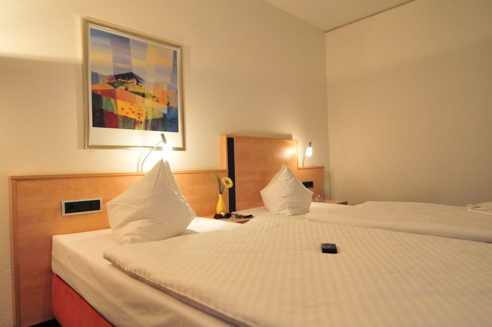 Single Room | Premium bedding, desk, soundproofing, free WiFi