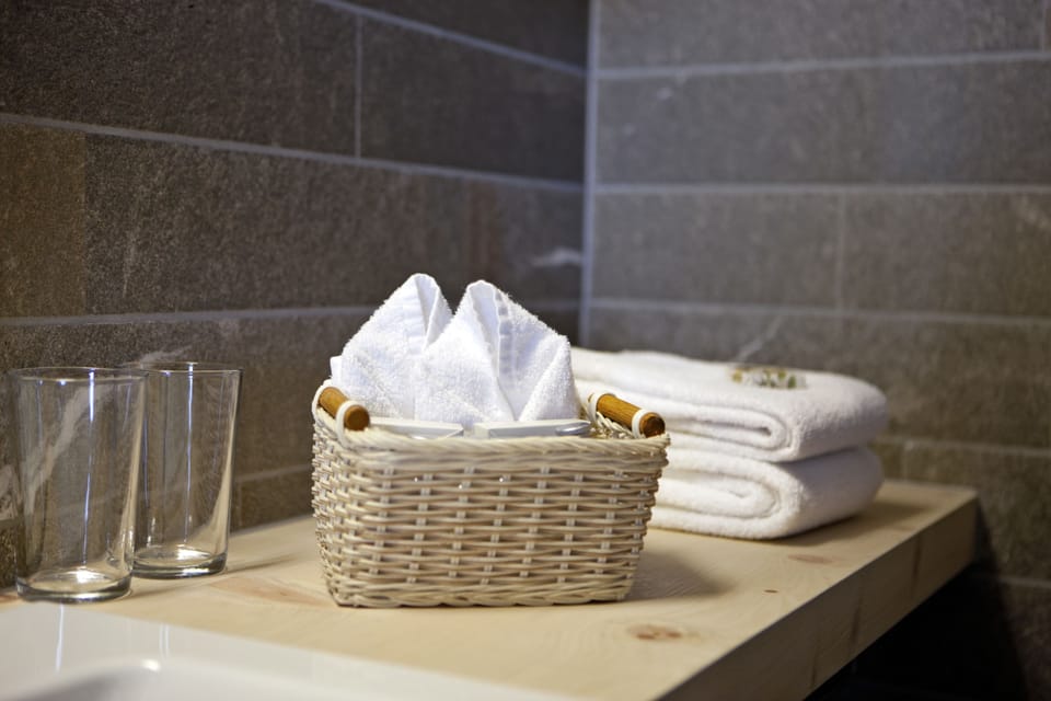 Double Room (Bellavista) | Bathroom | Free toiletries, hair dryer, slippers, towels