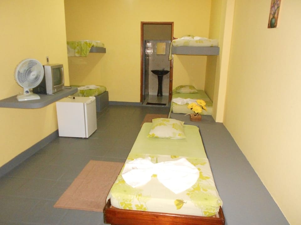 Basic Apartment | Minibar, iron/ironing board, bed sheets
