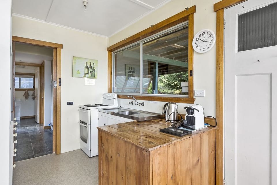Cottage, 3 Bedrooms, Beach View | Private kitchen | Full-size fridge, microwave, oven, stovetop