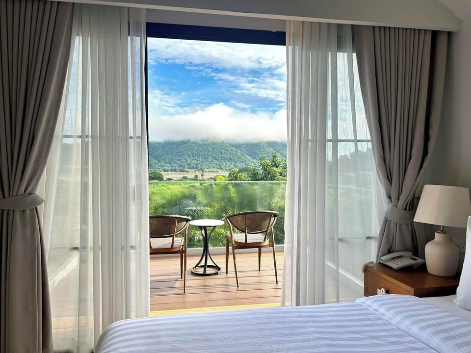Phu Thok River Villa | Mountain view