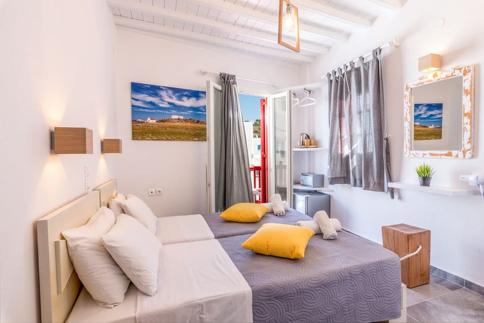 Classic Double or Twin Room | In-room safe, iron/ironing board, free WiFi, bed sheets