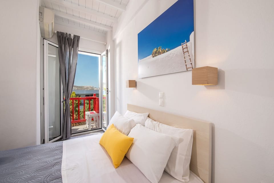 Double Room, Sea View | In-room safe, iron/ironing board, free WiFi, bed sheets