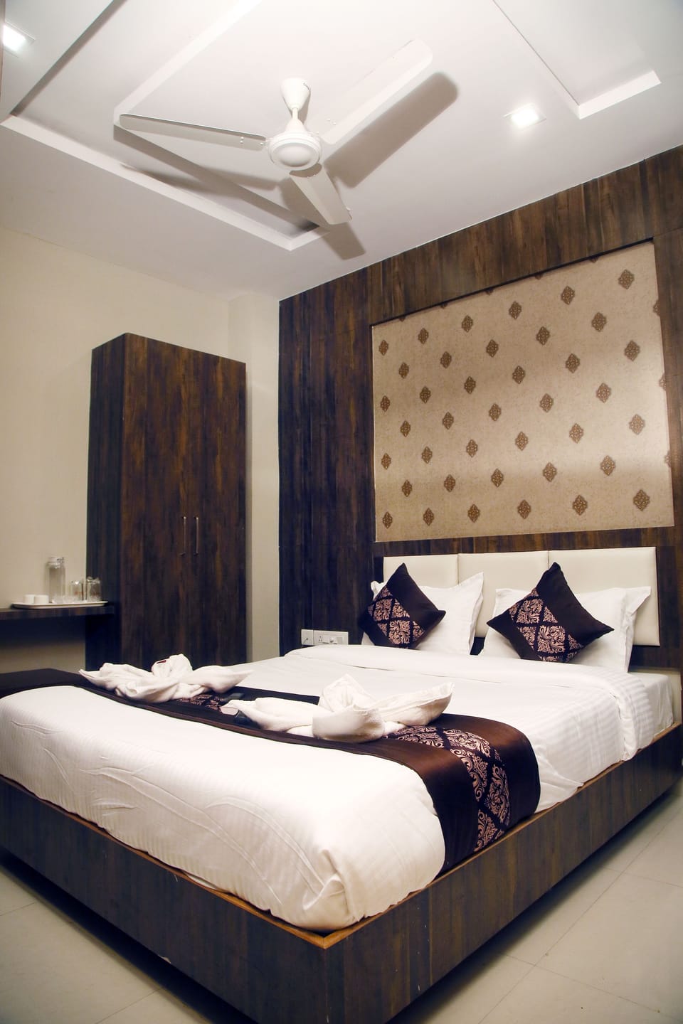 Exclusive Triple Room, 1 Bedroom, Non Smoking, City View | 1 bedroom, premium bedding, minibar, in-room safe