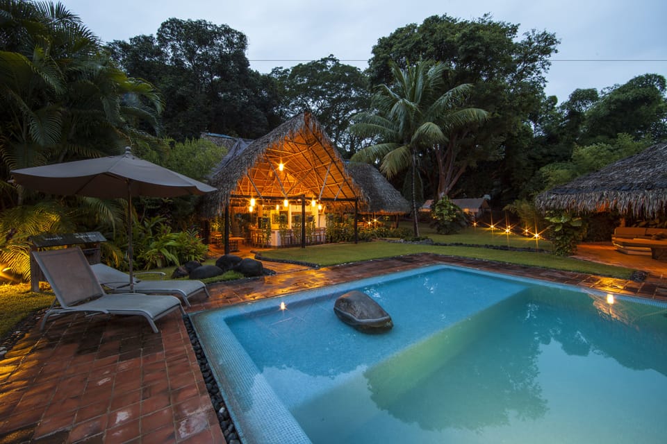 2 outdoor pools, pool umbrellas