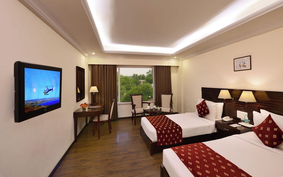 Superior Room | Minibar, desk, rollaway beds, free WiFi